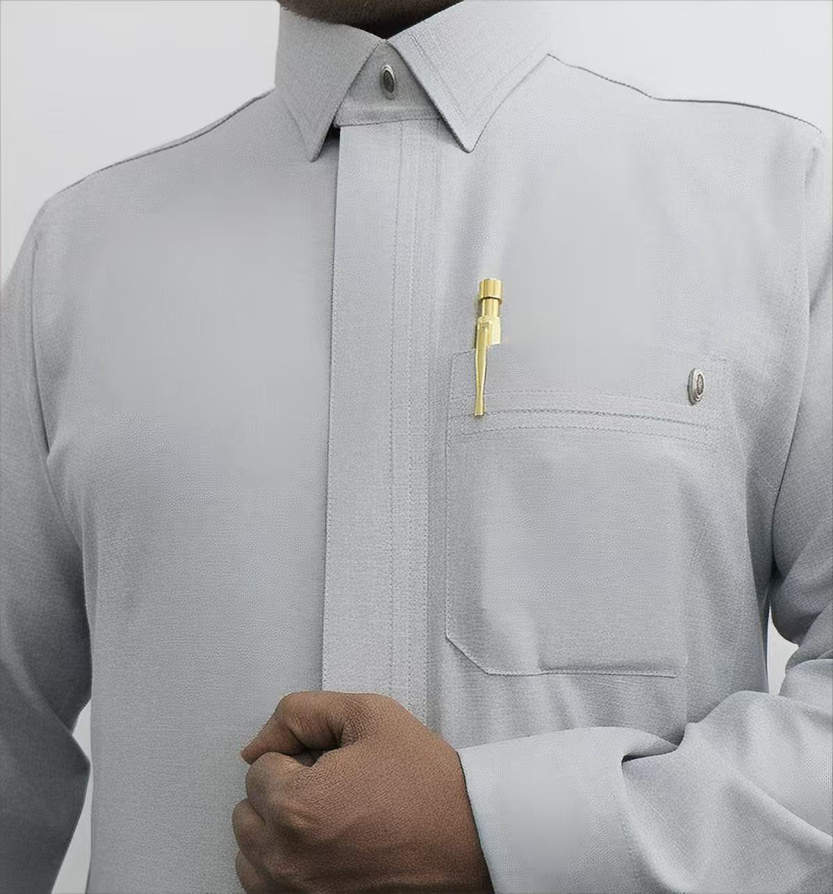 What fabrics are used in the Arabian robe